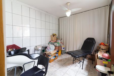 Casa à venda com 162m², 3 quartos e 4 vagasQuarto de Serviço