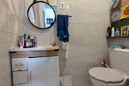 Banheiro de apartamento para alugar com 2 quartos, 80m² em Taquara, Rio de Janeiro