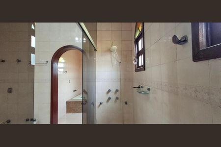 Casa para alugar com 300m², 5 quartos e 3 vagas Casa para alugar com 300m², 5 quartos e 3 vagasBanheiro 2