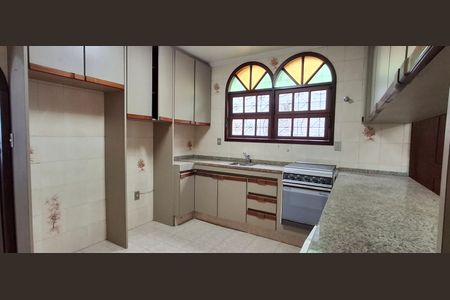 Casa para alugar com 300m², 5 quartos e 3 vagas Casa para alugar com 300m², 5 quartos e 3 vagasCozinha