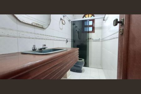 Casa para alugar com 300m², 5 quartos e 3 vagas Casa para alugar com 300m², 5 quartos e 3 vagasBanheiro 3