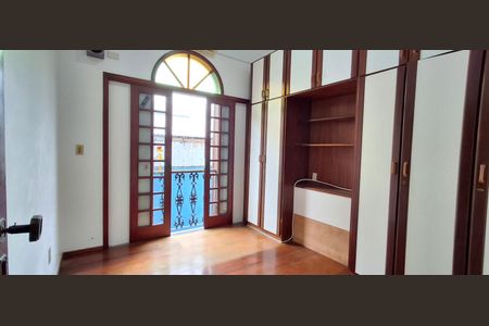 Casa para alugar com 300m², 5 quartos e 3 vagas Casa para alugar com 300m², 5 quartos e 3 vagasQuarto 3