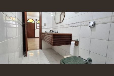 Casa para alugar com 300m², 5 quartos e 3 vagas Casa para alugar com 300m², 5 quartos e 3 vagasBanheiro 3