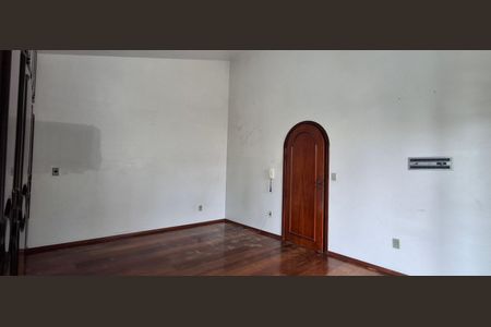 Casa para alugar com 300m², 5 quartos e 3 vagas Casa para alugar com 300m², 5 quartos e 3 vagasQuarto 4