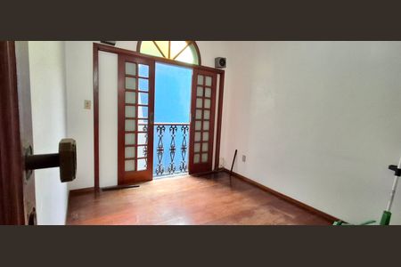 Casa para alugar com 300m², 5 quartos e 3 vagas Casa para alugar com 300m², 5 quartos e 3 vagasQuarto 1