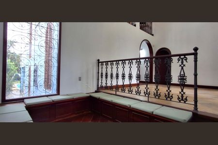 Casa para alugar com 300m², 5 quartos e 3 vagas Casa para alugar com 300m², 5 quartos e 3 vagasSala 1