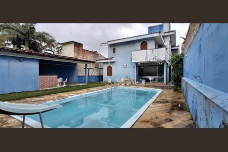 Casa para alugar com 300m², 5 quartos e 3 vagas Casa para alugar com 300m², 5 quartos e 3 vagasPiscina