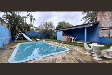 Casa para alugar com 300m², 5 quartos e 3 vagas Casa para alugar com 300m², 5 quartos e 3 vagasPiscina