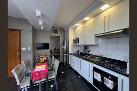 Apartamento à venda com 97m², 3 quartos e 2 vagasCozinha