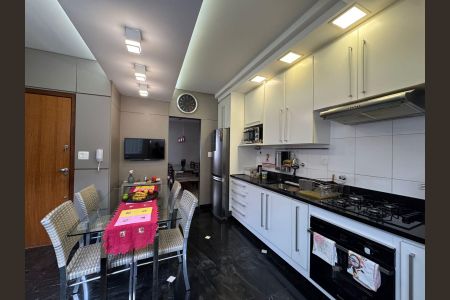 Apartamento à venda com 97m², 3 quartos e 2 vagasCozinha