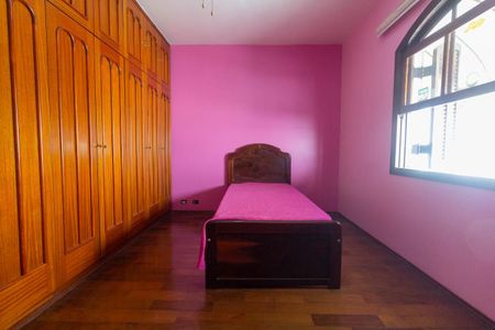 Casa à venda com 251m², 4 quartos e 3 vagas Casa à venda com 251m², 4 quartos e 3 vagasQuarto 4