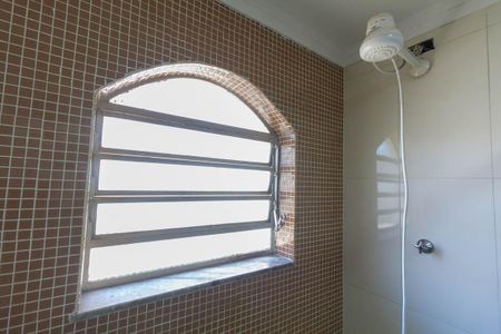 Casa à venda com 251m², 4 quartos e 3 vagas Casa à venda com 251m², 4 quartos e 3 vagasBanheiro 2