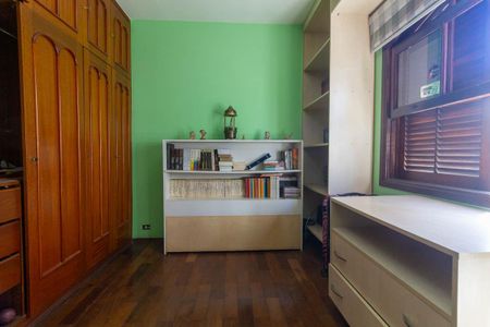 Casa à venda com 251m², 4 quartos e 3 vagas Casa à venda com 251m², 4 quartos e 3 vagasQuarto 1