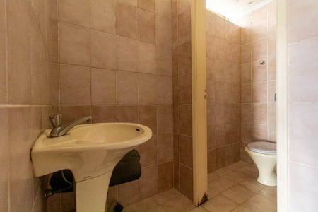 Casa à venda com 251m², 4 quartos e 3 vagas Casa à venda com 251m², 4 quartos e 3 vagasLavabo 2