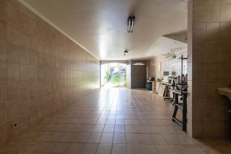 Casa à venda com 251m², 4 quartos e 3 vagas Casa à venda com 251m², 4 quartos e 3 vagasGaragem