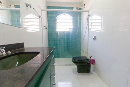 Casa à venda com 251m², 4 quartos e 3 vagas Casa à venda com 251m², 4 quartos e 3 vagasBanheiro 1