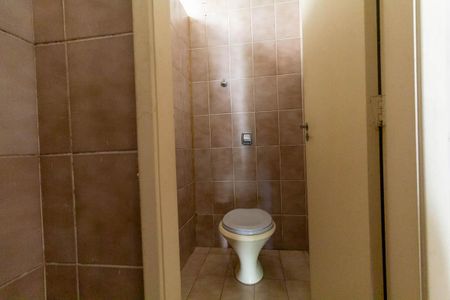 Casa à venda com 251m², 4 quartos e 3 vagas Casa à venda com 251m², 4 quartos e 3 vagasLavabo 2