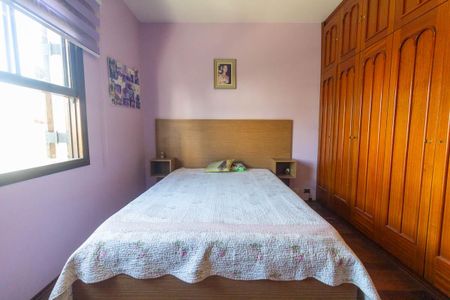 Casa à venda com 251m², 4 quartos e 3 vagas Casa à venda com 251m², 4 quartos e 3 vagasQuarto 2