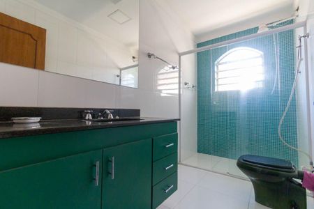 Casa à venda com 251m², 4 quartos e 3 vagas Casa à venda com 251m², 4 quartos e 3 vagasBanheiro 1