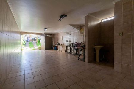 Casa à venda com 251m², 4 quartos e 3 vagas Casa à venda com 251m², 4 quartos e 3 vagasGaragem