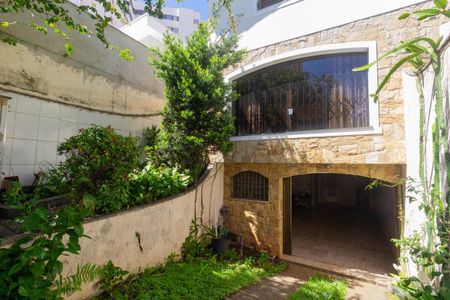 Casa à venda com 251m², 4 quartos e 3 vagas Casa à venda com 251m², 4 quartos e 3 vagasFachada Interna