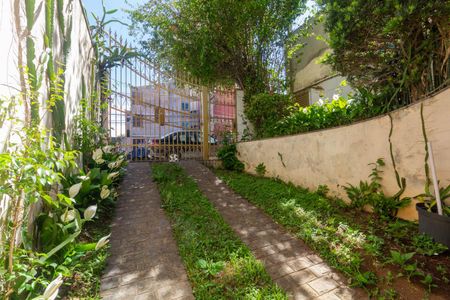 Casa à venda com 251m², 4 quartos e 3 vagas Casa à venda com 251m², 4 quartos e 3 vagasFachada Interna