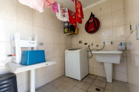 Casa à venda com 251m², 4 quartos e 3 vagas Casa à venda com 251m², 4 quartos e 3 vagasÁrea de Serviço