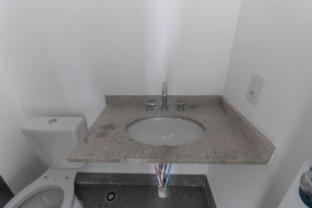 Apartamento à venda com 71m², 2 quartos e 1 vaga Apartamento à venda com 71m², 2 quartos e 1 vagaBanheiro Social