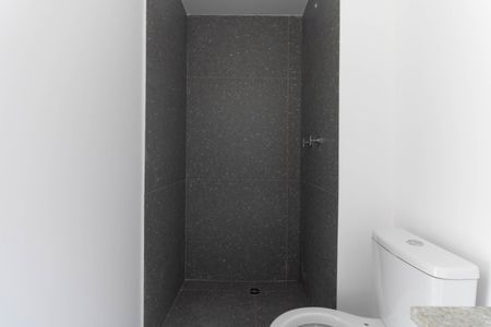 Apartamento à venda com 71m², 2 quartos e 1 vaga Apartamento à venda com 71m², 2 quartos e 1 vagaBanheiro da Suíte