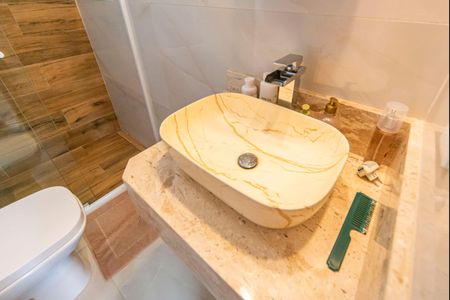 Casa à venda com 172m², 3 quartos e 2 vagas Casa à venda com 172m², 3 quartos e 2 vagasBanheiro do Quarto 3