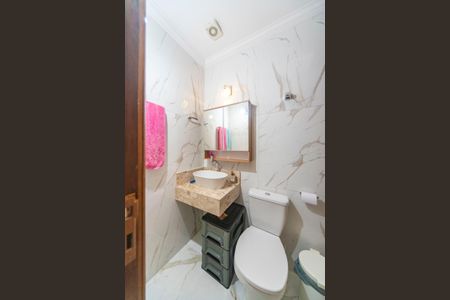 Casa à venda com 172m², 3 quartos e 2 vagas Casa à venda com 172m², 3 quartos e 2 vagasBanheiro Social