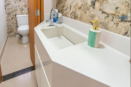 Casa à venda com 172m², 3 quartos e 2 vagas Casa à venda com 172m², 3 quartos e 2 vagasLavabo