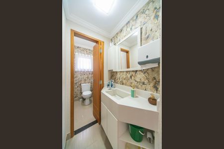 Casa à venda com 172m², 3 quartos e 2 vagas Casa à venda com 172m², 3 quartos e 2 vagasLavabo