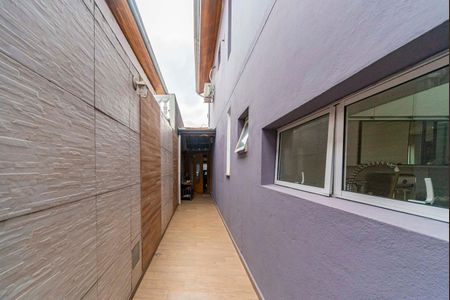 Casa à venda com 172m², 3 quartos e 2 vagas Casa à venda com 172m², 3 quartos e 2 vagasCorredor