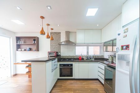 Casa à venda com 172m², 3 quartos e 2 vagas Casa à venda com 172m², 3 quartos e 2 vagasCopa e Cozinha