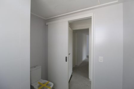 Apartamento à venda com 617m², 5 quartos e 5 vagasBanheiro da Suíte 3