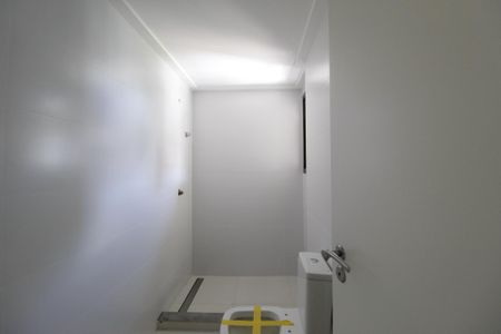 Apartamento à venda com 617m², 5 quartos e 5 vagasBanheiro da Suíte 2
