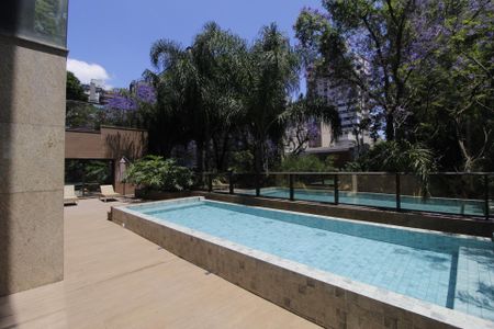 Apartamento à venda com 617m², 5 quartos e 5 vagasÁrea comum - Piscina