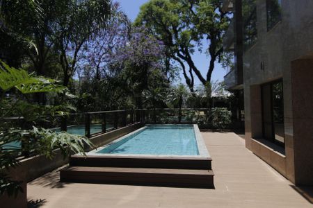 Apartamento à venda com 617m², 5 quartos e 5 vagasÁrea comum - Piscina