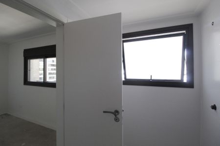 Apartamento à venda com 617m², 5 quartos e 5 vagasBanheiro da Suíte 4