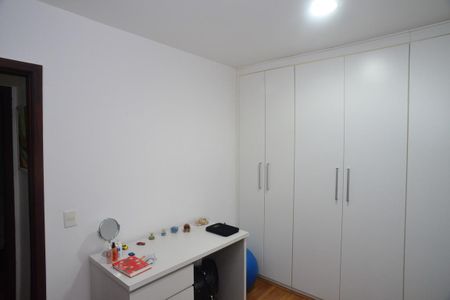 Apartamento à venda com 99m², 3 quartos e 2 vagasQuarto 2