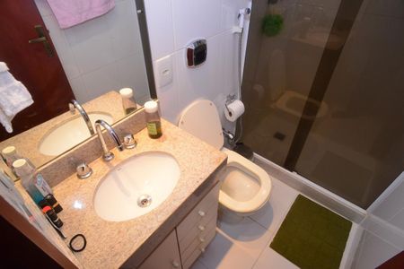 Apartamento à venda com 99m², 3 quartos e 2 vagasBanheiro Social