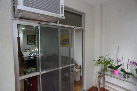 Apartamento à venda com 99m², 3 quartos e 2 vagasVaranda