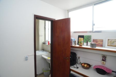 Apartamento à venda com 99m², 3 quartos e 2 vagasQuarto de Serviço