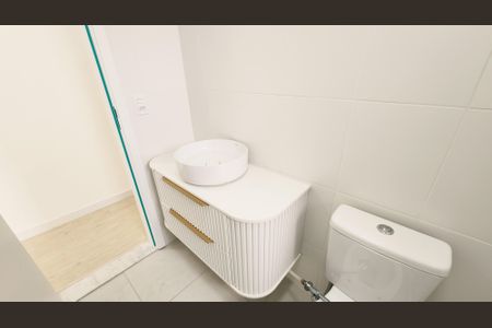 Apartamento para alugar com 61m², 2 quartos e 1 vaga Apartamento para alugar com 61m², 2 quartos e 1 vagaBanheiro