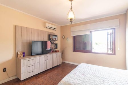 Casa à venda com 250m², 5 quartos e 1 vagaSuíte