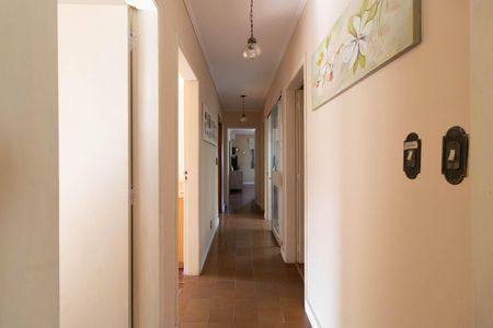 Casa à venda com 250m², 5 quartos e 1 vagaCorredor