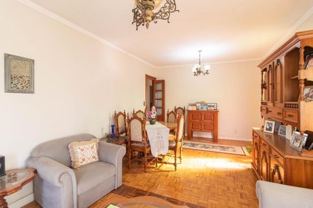 Casa à venda com 250m², 5 quartos e 1 vagaSala