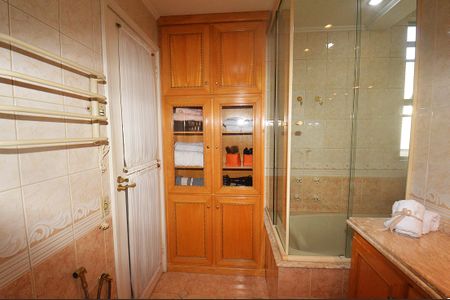 Apartamento à venda com 99m², 3 quartos e sem vagaBanheiro