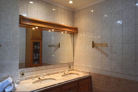 Apartamento à venda com 99m², 3 quartos e sem vagaBanheiro